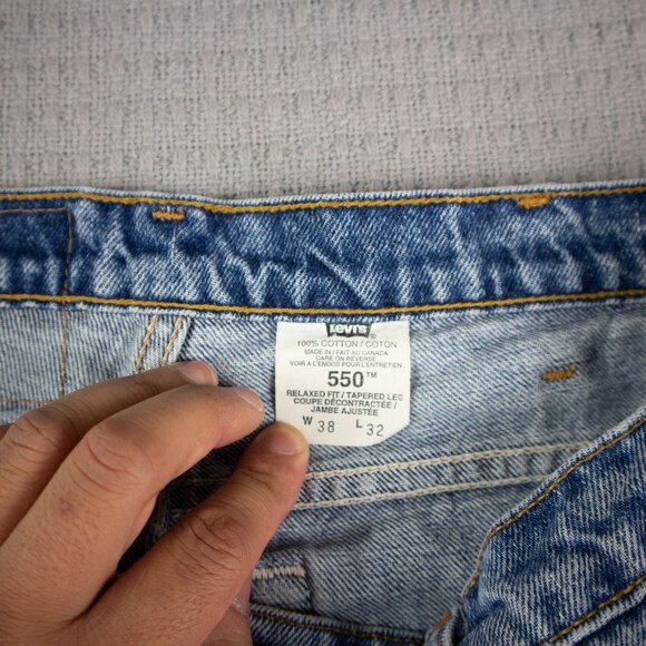Levi's 550 Relaxed Fit Made In Canada Denim Jeans 38x32 - Picture 5 of 8